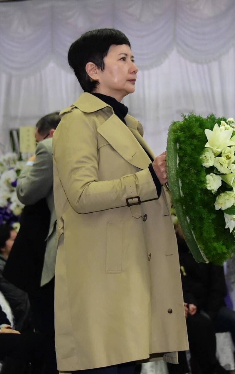 再见邹少官!夏台凤泪崩道别儿子_手机凤凰网
