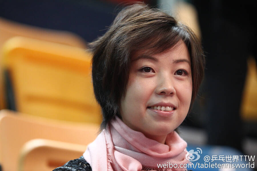 张怡宁心系国乒 带4岁女儿观看比赛_手机凤凰网