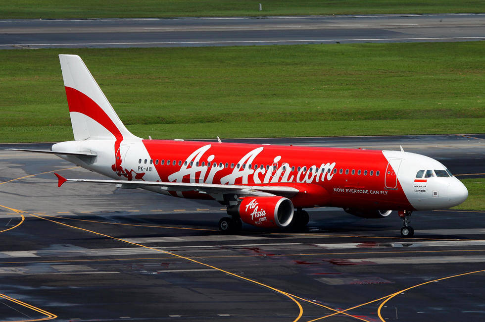 亚航一架载162人客机失联