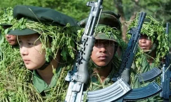 缅甸果敢同盟军女兵大量真实照片曝光_手机凤凰网