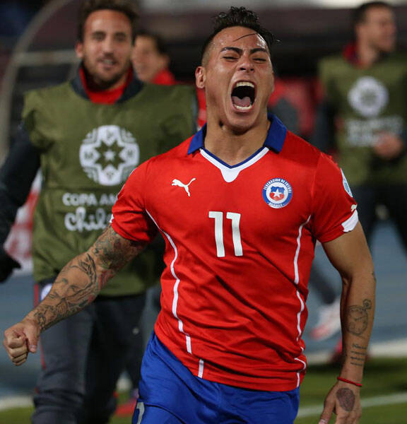 巴尔加斯两球智利胜秘鲁 28年后再次闯入美洲杯决赛