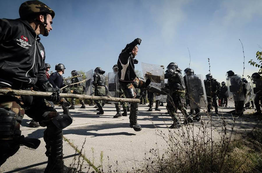 葡匈维和士兵在科索沃约架双方大打出手