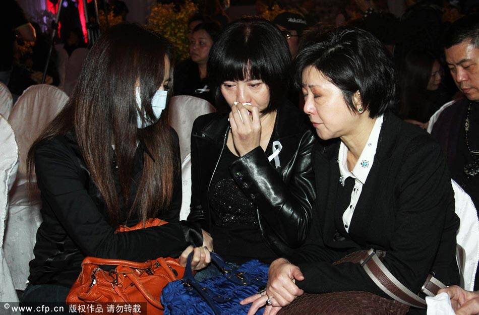高凌风3前妻追悼会上表现各异[高清大图]_手机凤凰网