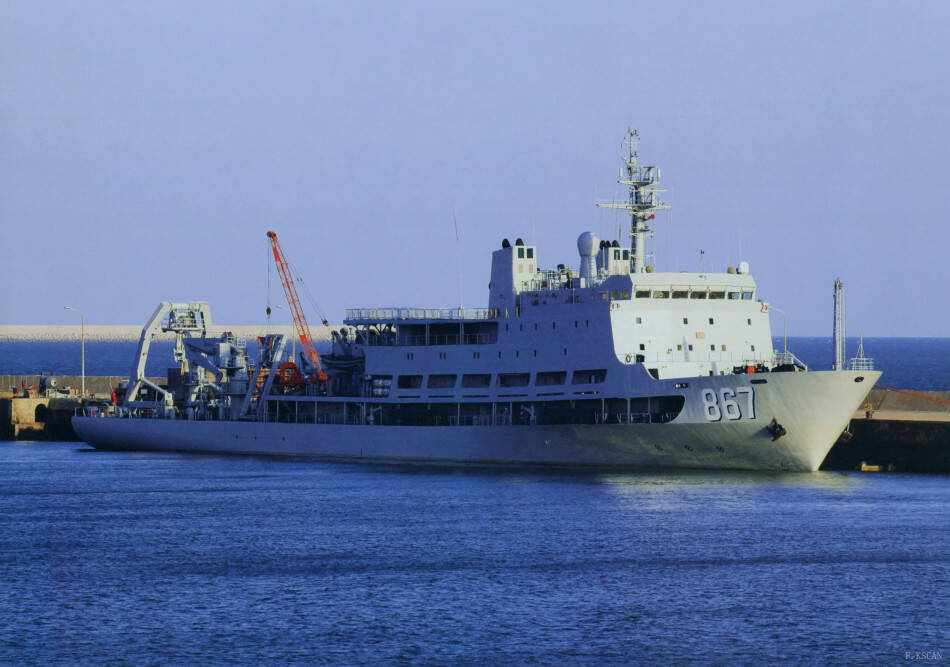 091核潜艇远海归来涂装斑驳 中国海军远航成常态