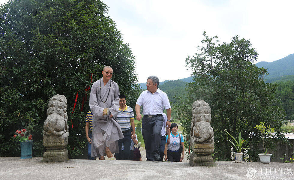 九江民宗局曾建華黃龍禪寺考察