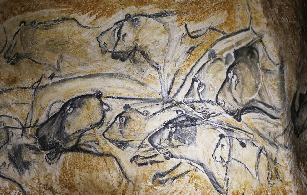法国3.6万年前史前洞穴壁画复制品曝光 精美绝伦_手机凤凰网