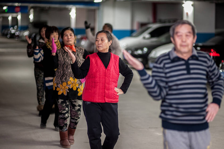 北京最冷一周 朝阳大妈到地下车库跳广场舞