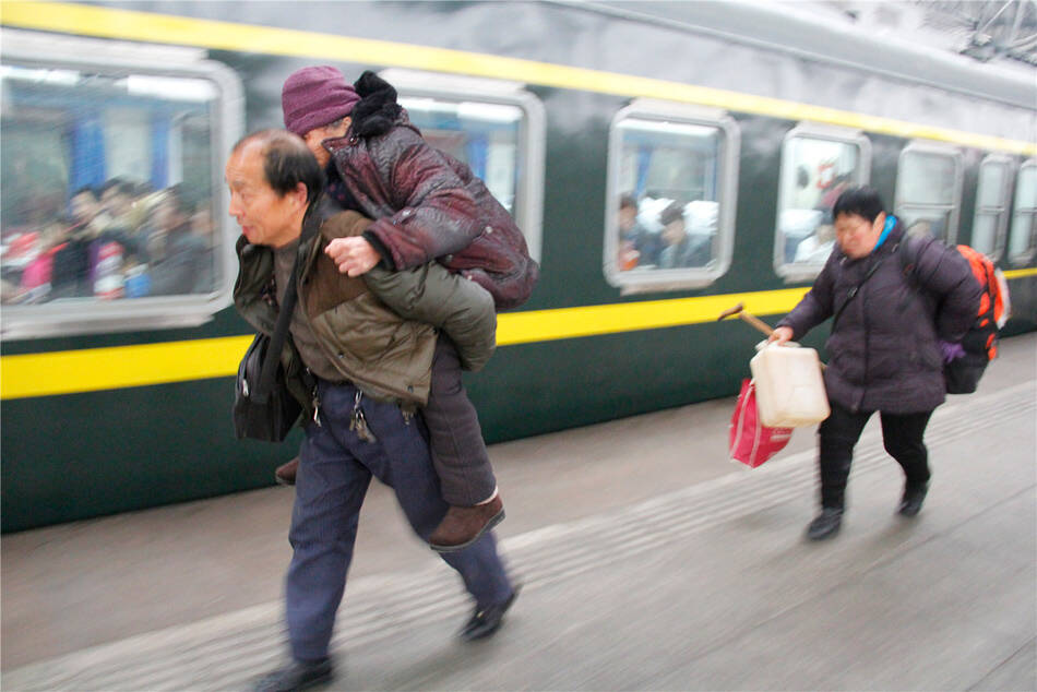 春节景观:春运的11个感人瞬间