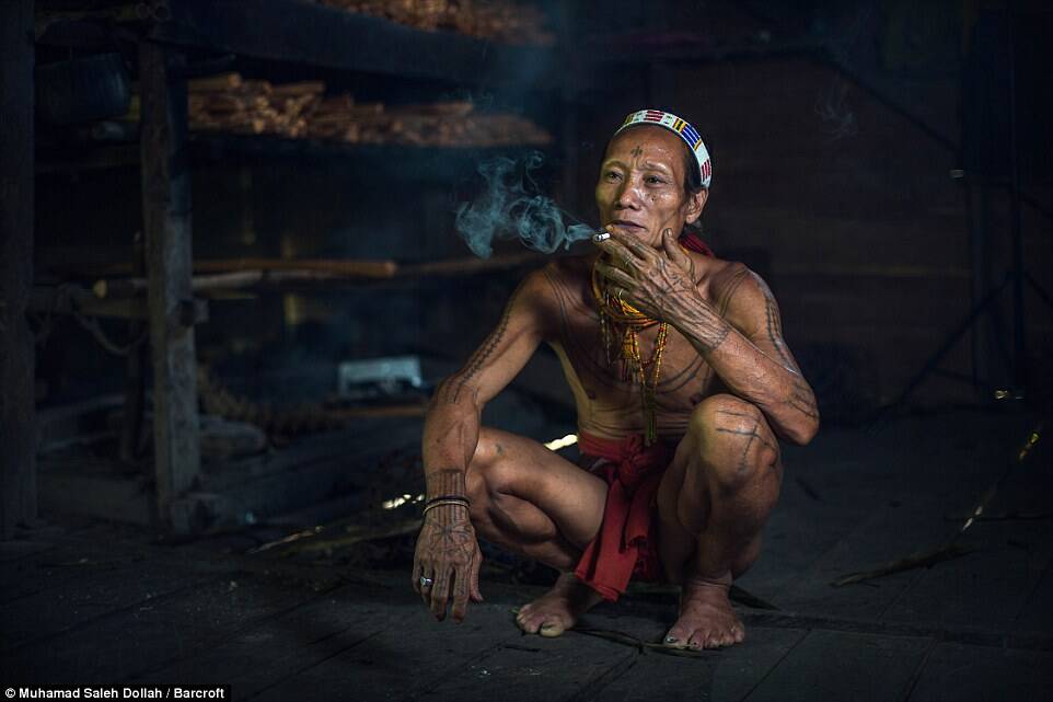 土著居民们依然延续着原始的生活习俗,过着远离喧嚣,安静古朴的日子
