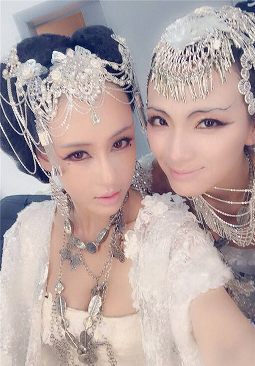 《三打》曝幕后化妆过程 母其弥雅耗费14小时上妆_手机凤凰网