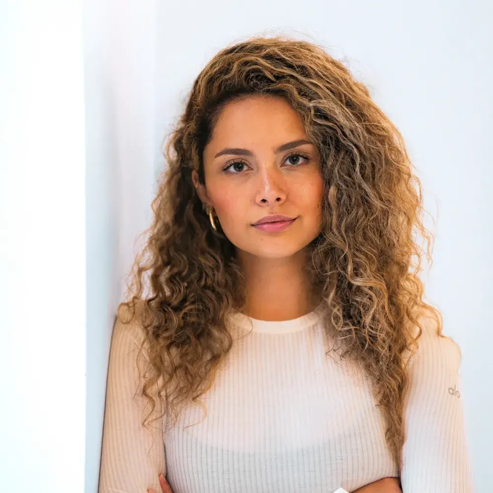 26岁美国名校CEO，如何编造3500万美元的谎言？