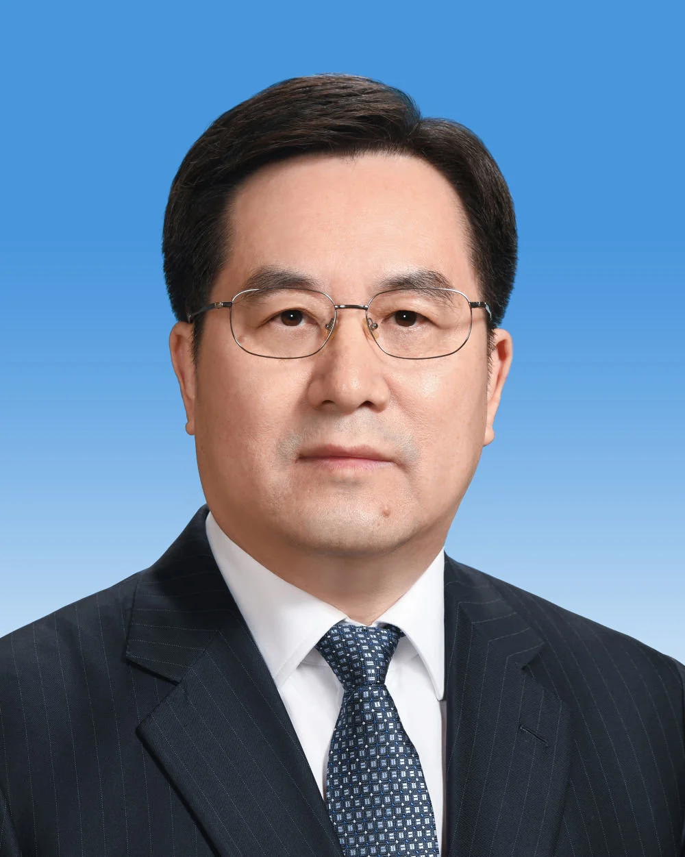 丁薛祥同志像 新华社发