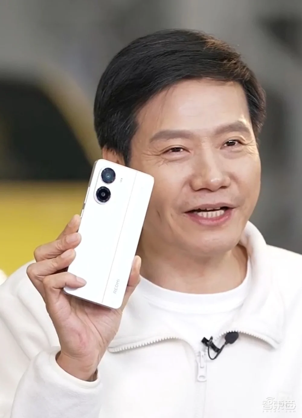 雷军4小时跨年直播:交小米年终总结,晒30万辆交车目标,立了N多flag(图10) 雷军4小时跨年直播:交小米年终总结,晒30万辆交车目标,立了N多flag(图10)