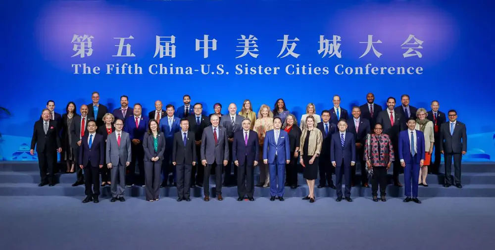 2023年11月3日，中国人民对外友好协会与江苏省人民政府在苏州昆山市共同举办第五届中美友城大会。
