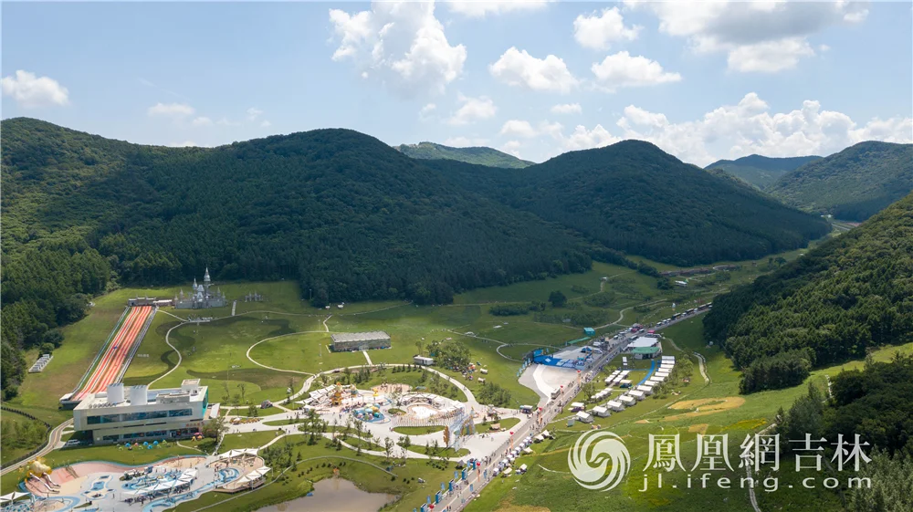 神鹿峰旅游度假区。凤凰网吉林 梁琪佳摄