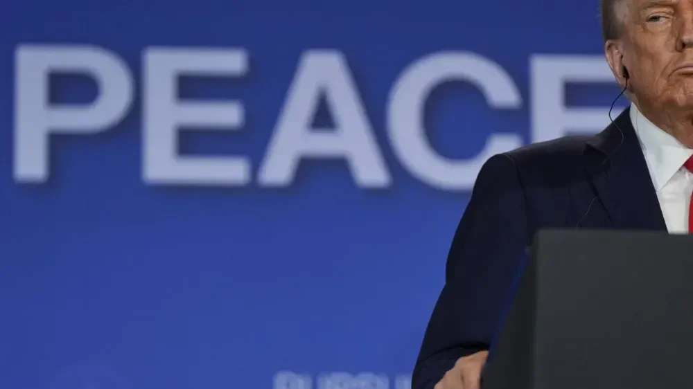 ��2025��8��15�գ������������վ����е����ŷ������� �� �����ǡ���ƽ����PEACE�� ��ͼԴ��������