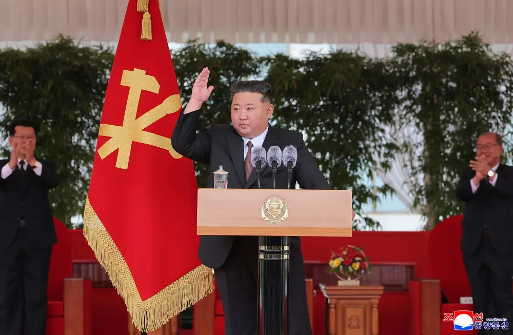 金正恩出席劳动党党校校庆 还看了一场女足表演赛