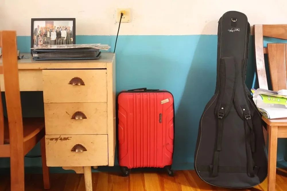 ·摆放着章莹颖遗物的阁楼，成为一家人寄托哀思的地方。原霞/摄