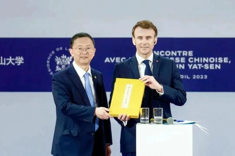 三语切换开场，马克龙如何赢得中国青年的心？——中山大学演讲纪实