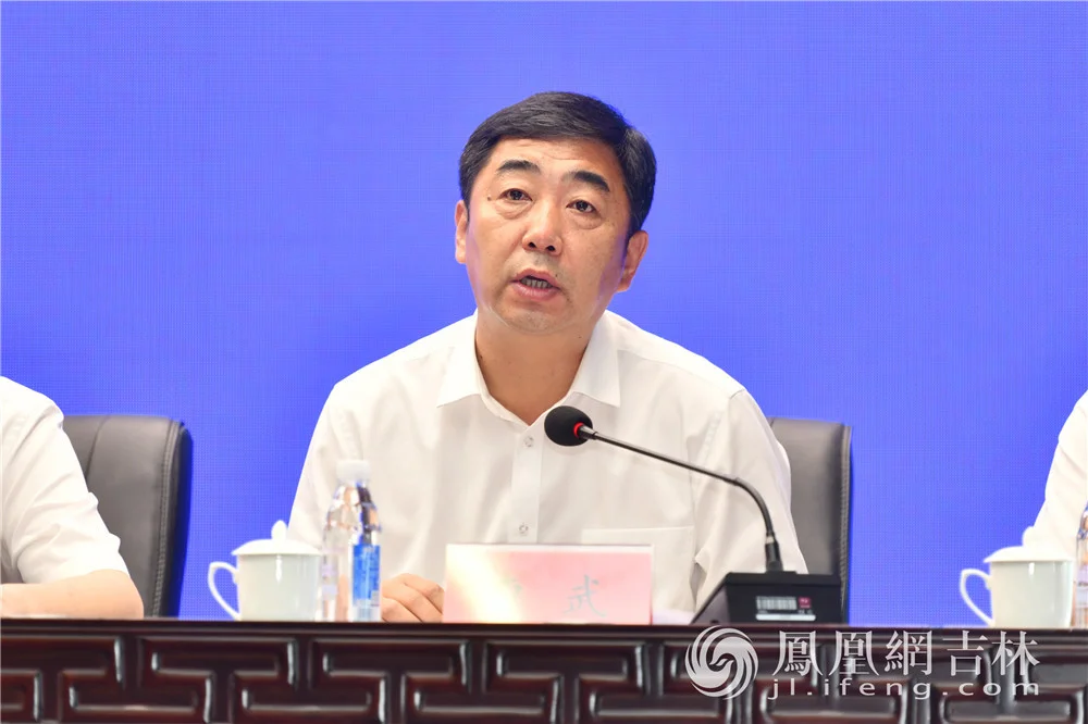 农博会执委会主任、长春市政府副市长曹武介绍有关情况。凤凰网吉林 梁琪佳摄