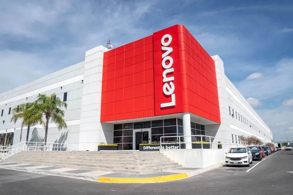 电脑制造商联想在墨西哥设有一家工厂，负责组装售价高达100万美元的服务器/图源：Lenovo