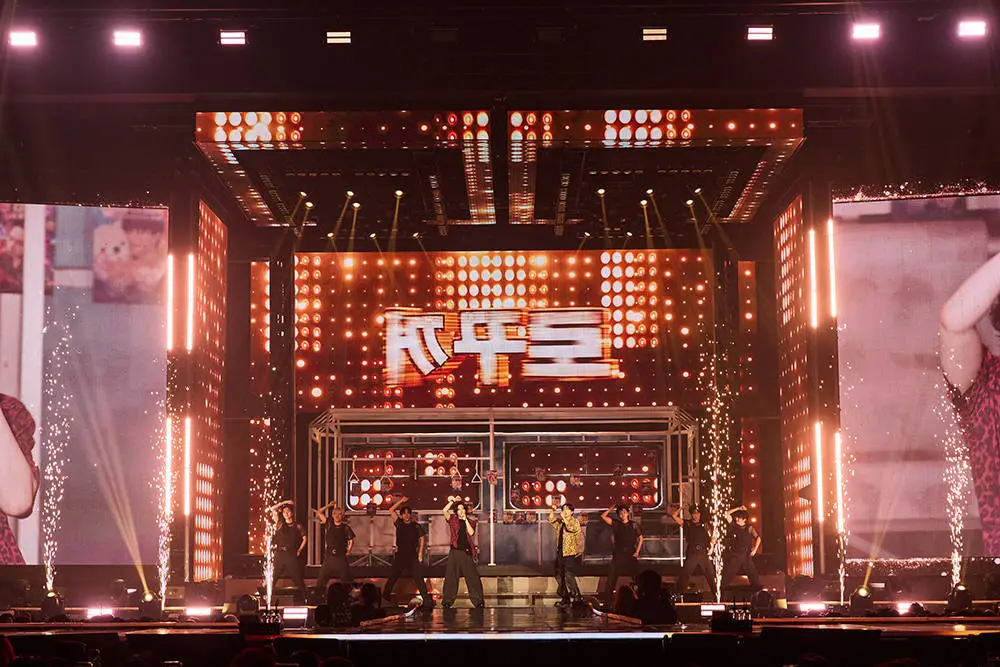SUPER JUNIOR-83z 粉丝演唱会 &ldquo;1983&rdquo;首尔公演 4.jpg