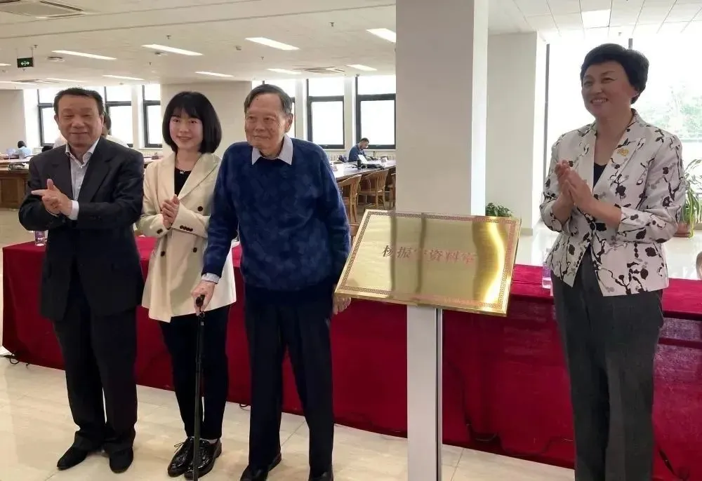 18年过去了，当年28岁嫁给8旬老人的翁帆，如今怎么样了-翁帆为什么嫁82