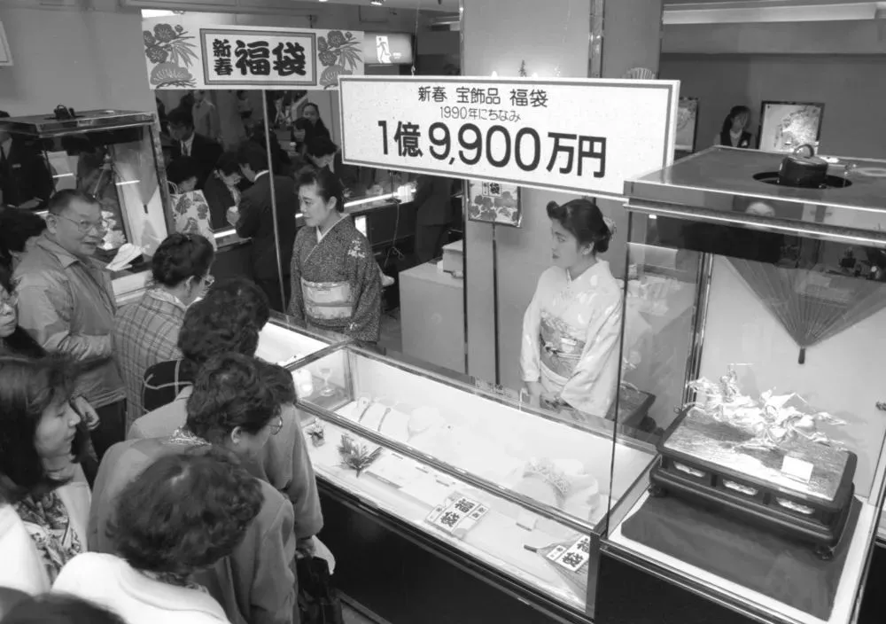 日本老年“富人”开始爆雷！住豪宅、进出高档餐厅，却每月负债、75岁还在还房贷！