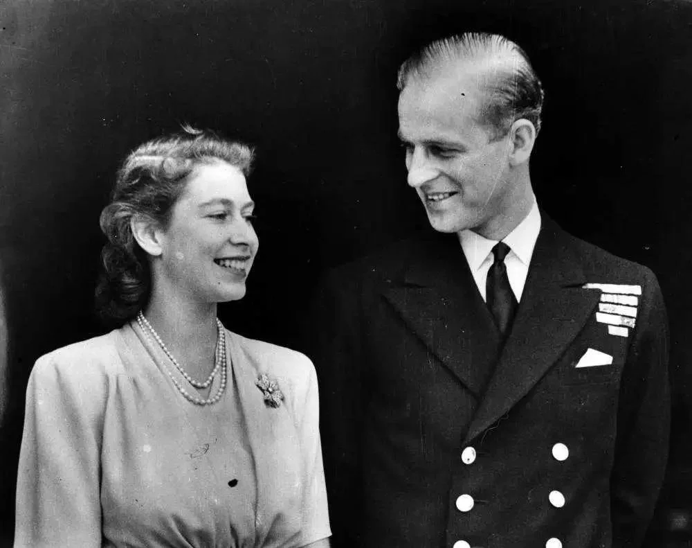 96岁英国女王去世：在位70年，其实她并不想戴王冠