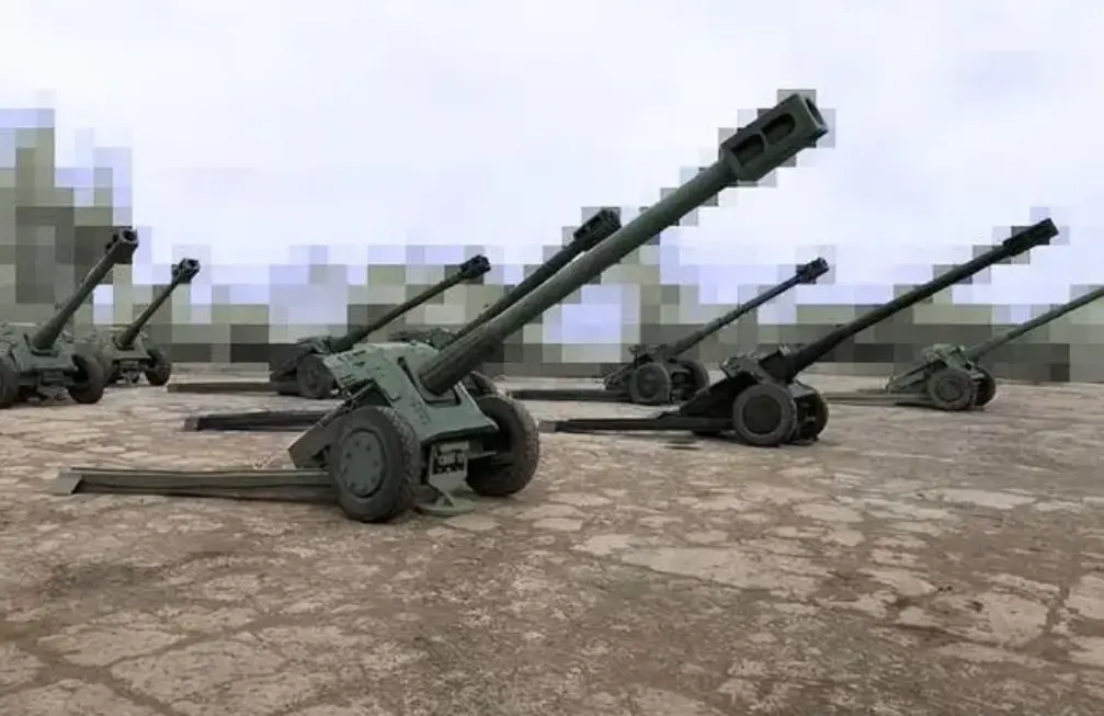 图为乌克兰钢铁公司生产的远程火炮假目标