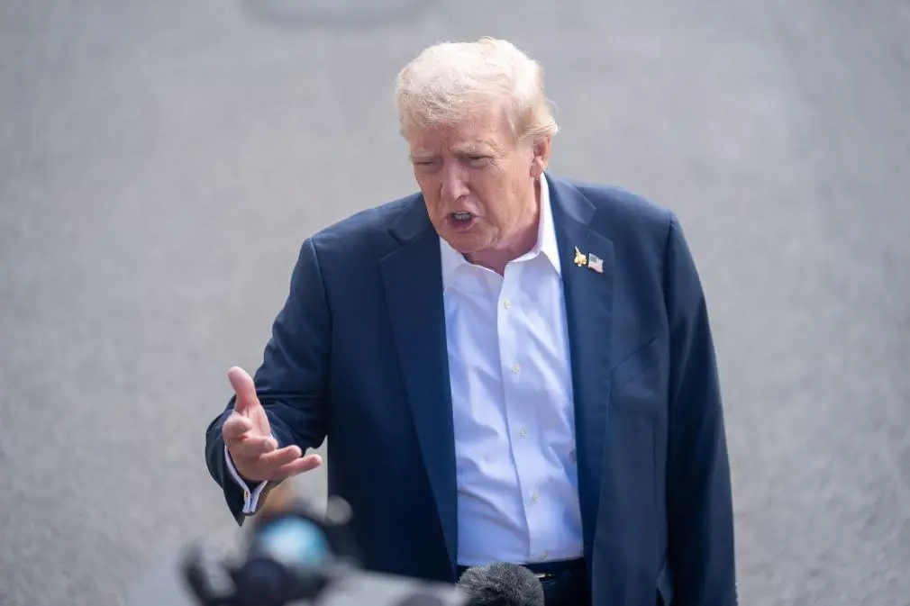 9月26日,美国总统特朗普在首都华盛顿白宫回答记者提问。新华社记者胡友松摄