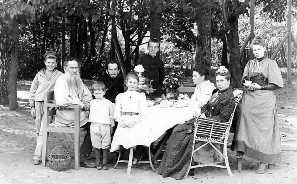 托尔斯泰和他的家人