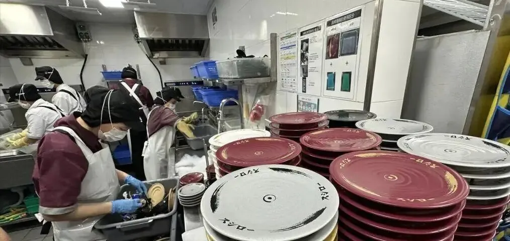 网红品牌又翻车,餐盘残渣明显,被罚后仍屡犯不改?曾排队3000桌_快讯_第10张_纵横网 网红品牌又翻车,餐盘残渣明显,被罚后仍屡犯不改?曾排队3000桌_https://www.izongheng.net_快讯_第10张