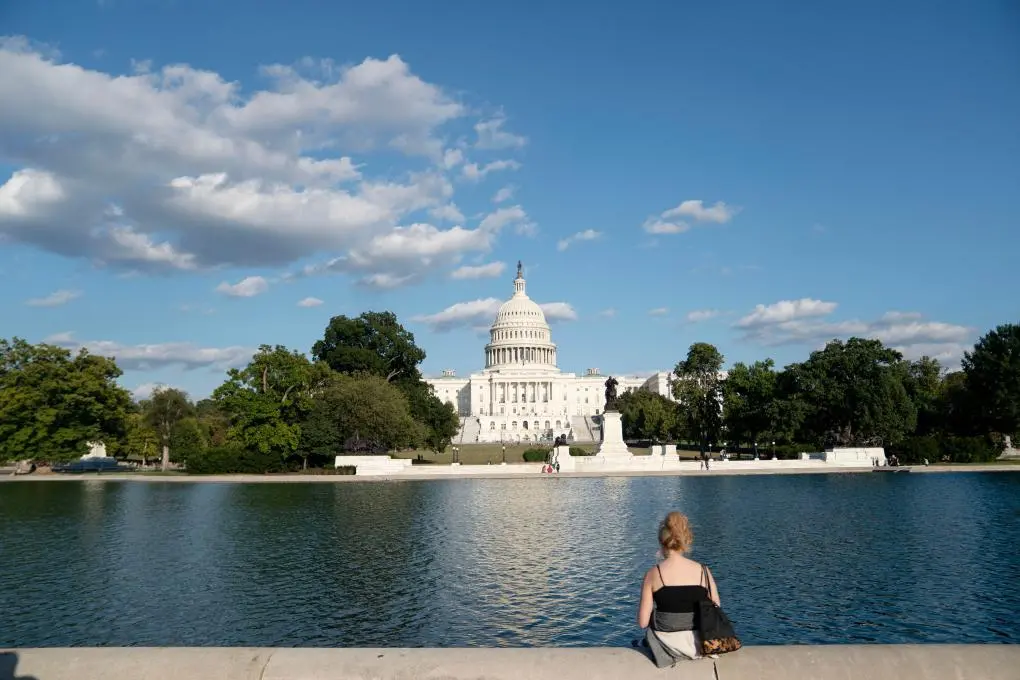 这是2021年9月30日在美国华盛顿拍摄的国会大厦。新华社记者刘杰摄