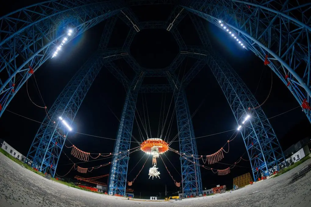 2025年8月6日，揽月月面着陆器着陆起飞综合验证试验在位于河北省怀来县的地外天体着陆试验场圆满完成。这是揽月月面着陆器在地外天体着陆试验场进行测试（资料照片）。新华社发（刘永婧 摄）