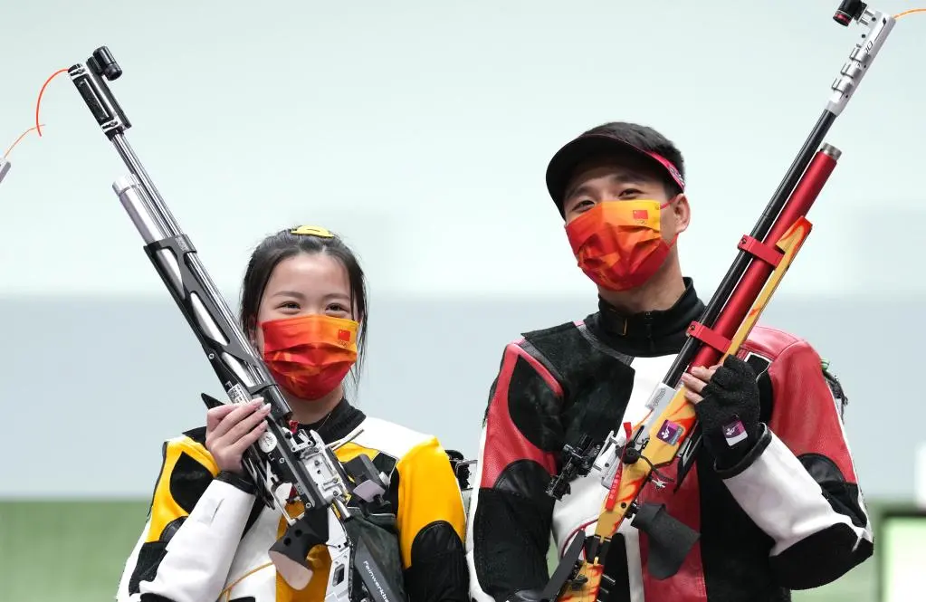 夺金“二人转” 提气看女篮 天气疫情有点烦