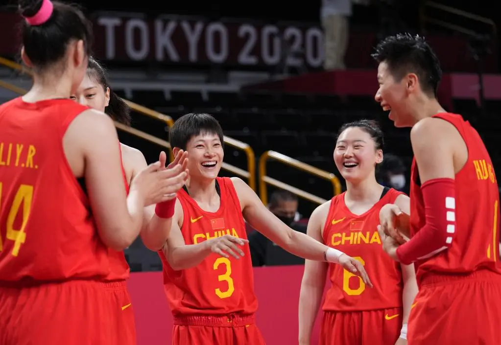 夺金“二人转” 提气看女篮 天气疫情有点烦