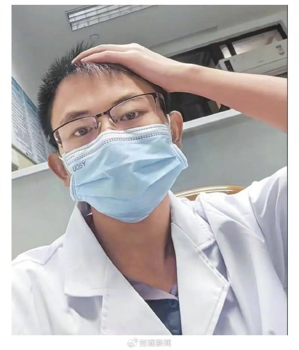 羅帥宇在朋友圈發(fā)布工作照 圖源春城晚報(bào)