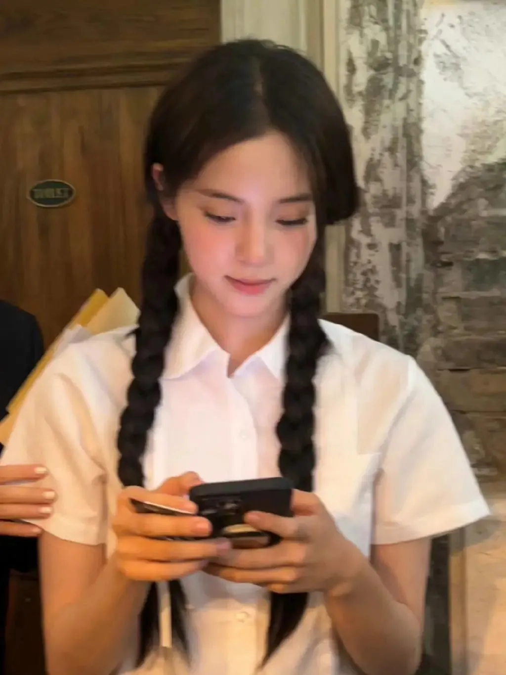 被欧阳娜娜带火的猫咪纹是个啥？00后都已经开始年龄焦虑了吗(图8)