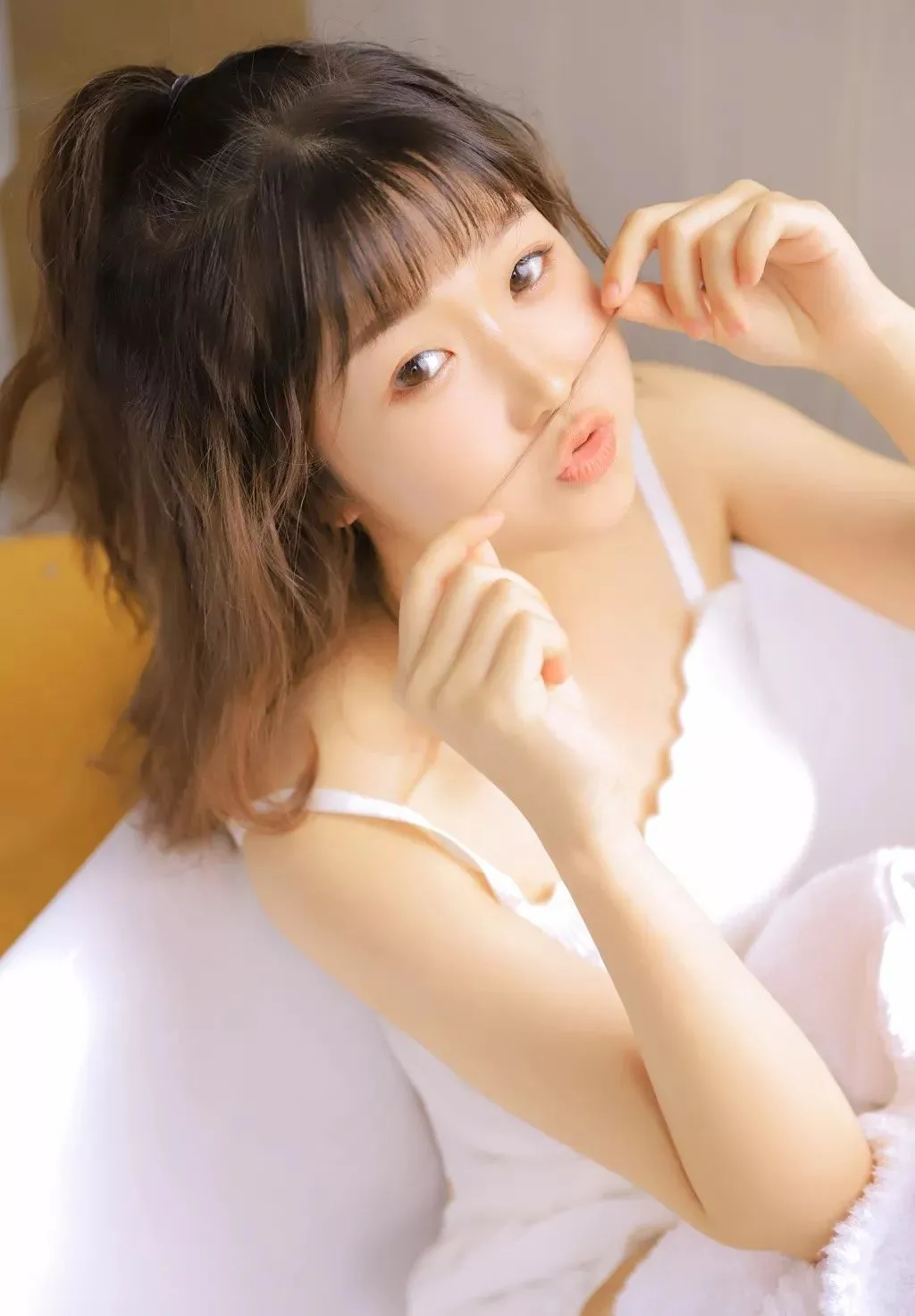 小萝莉美少女 清纯小萝莉与性感少女写真，哪个更美？__凤凰网