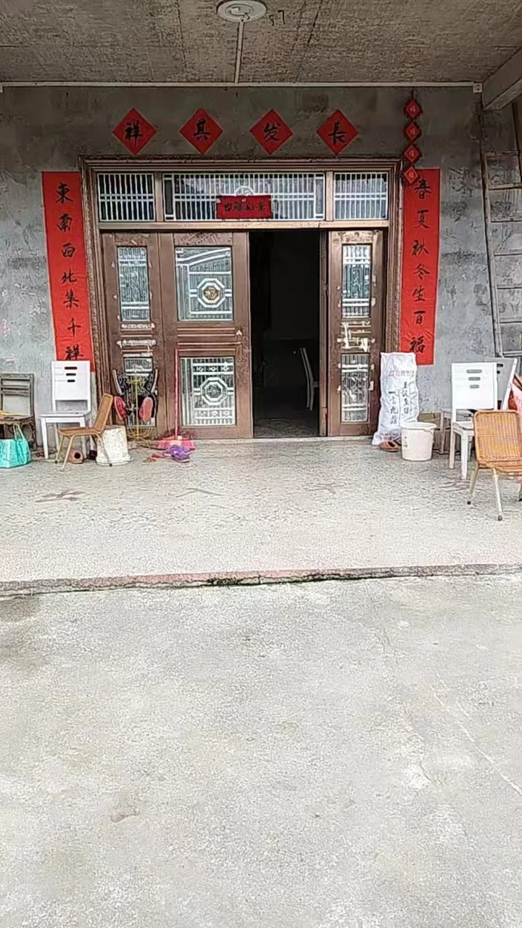 李海玉和母亲一起建的房子，二楼、三楼还没有装修。受访者 供图