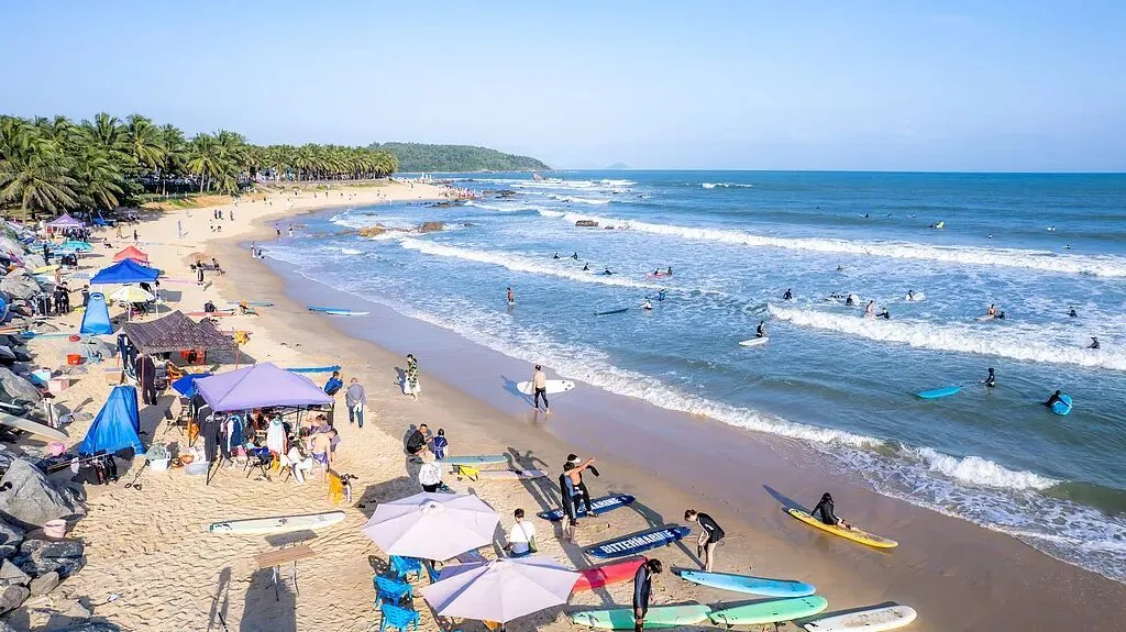 人、货、钱正在涌入：封关后的海南发生了什么？