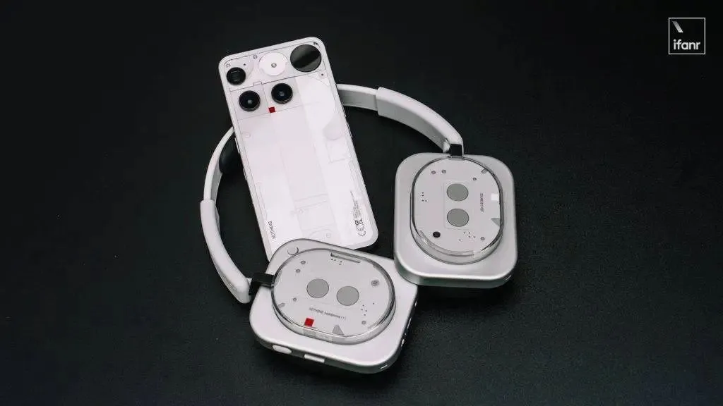 注定小眾的Something:Nothing Phone(3)為誰而生?