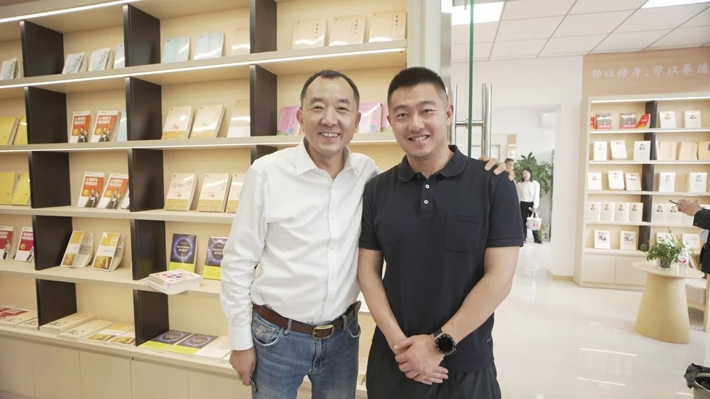 共赴一场跨越山海的阅读接力，荣恒教育致敬热爱阅读的“工地大叔”