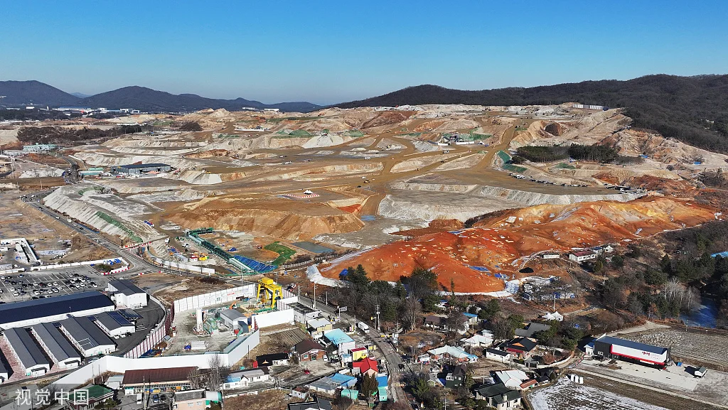 当地时间2024年1月15日，韩国京畿道龙仁，“半导体超级集群”施工现场。（图源：视觉中国）