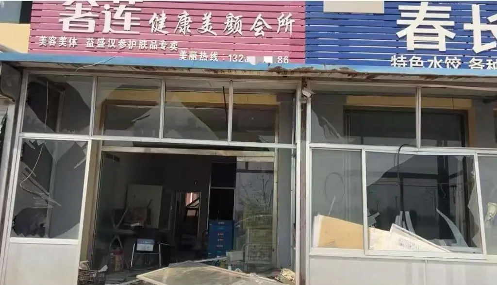 在旗台一村的这处居民点门窗被震坏