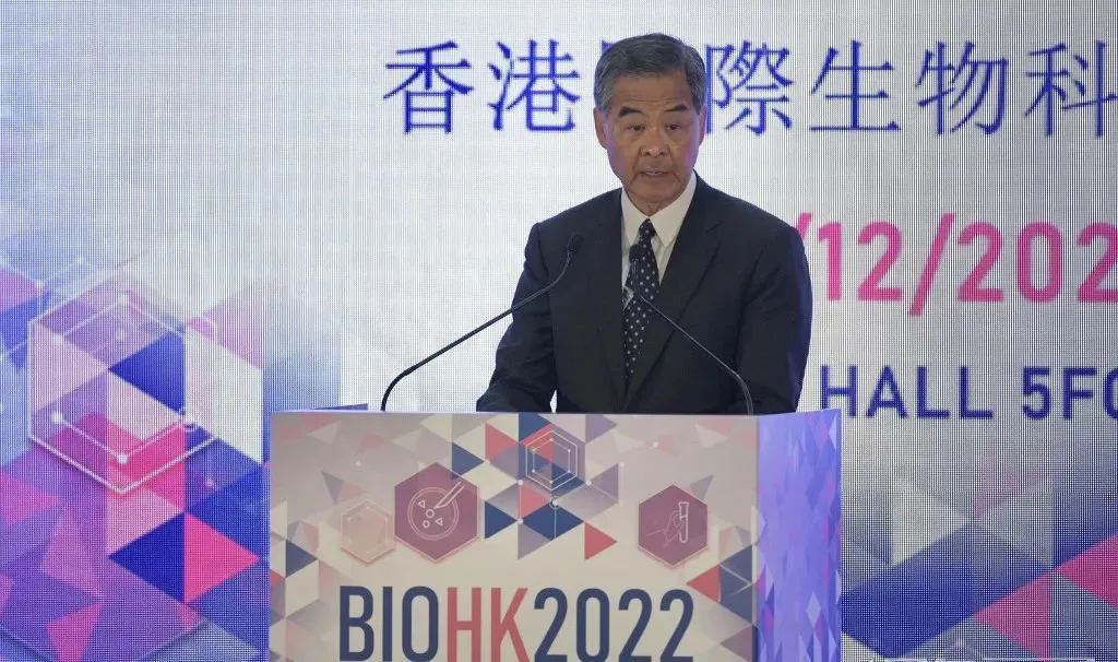 ▎梁振英出席BIOHK2022时表示生物科技发展不仅关乎香港，亦关乎国家。图源：星岛日报
