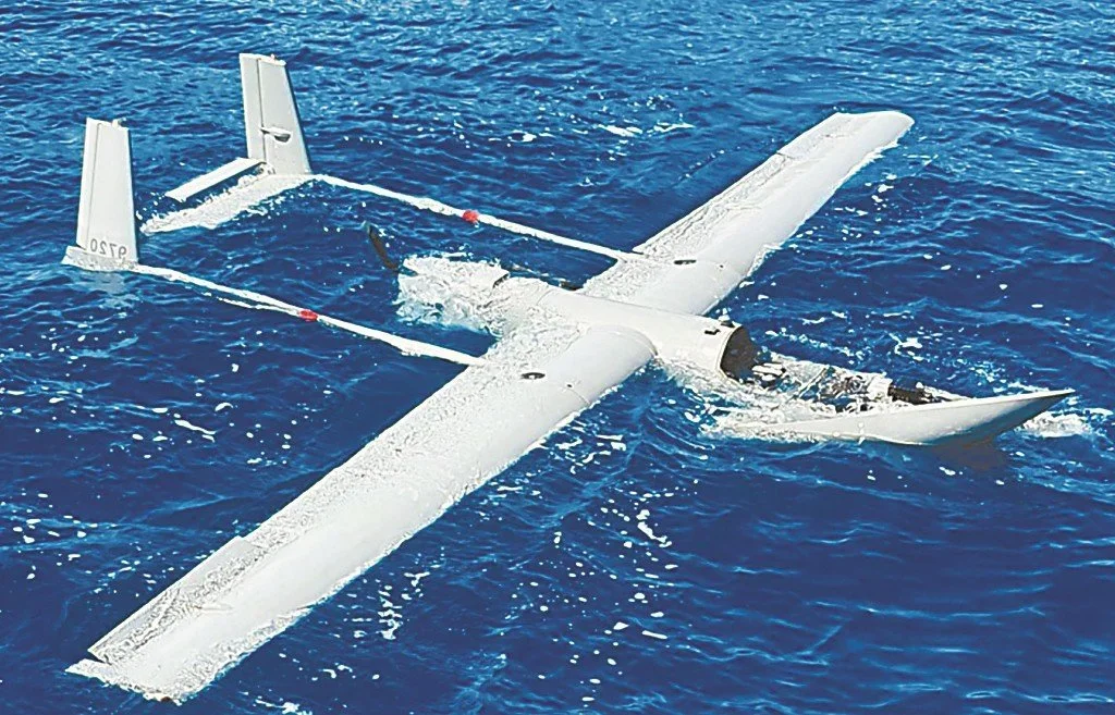 “锐鸢1”型无人机因故障坠海。