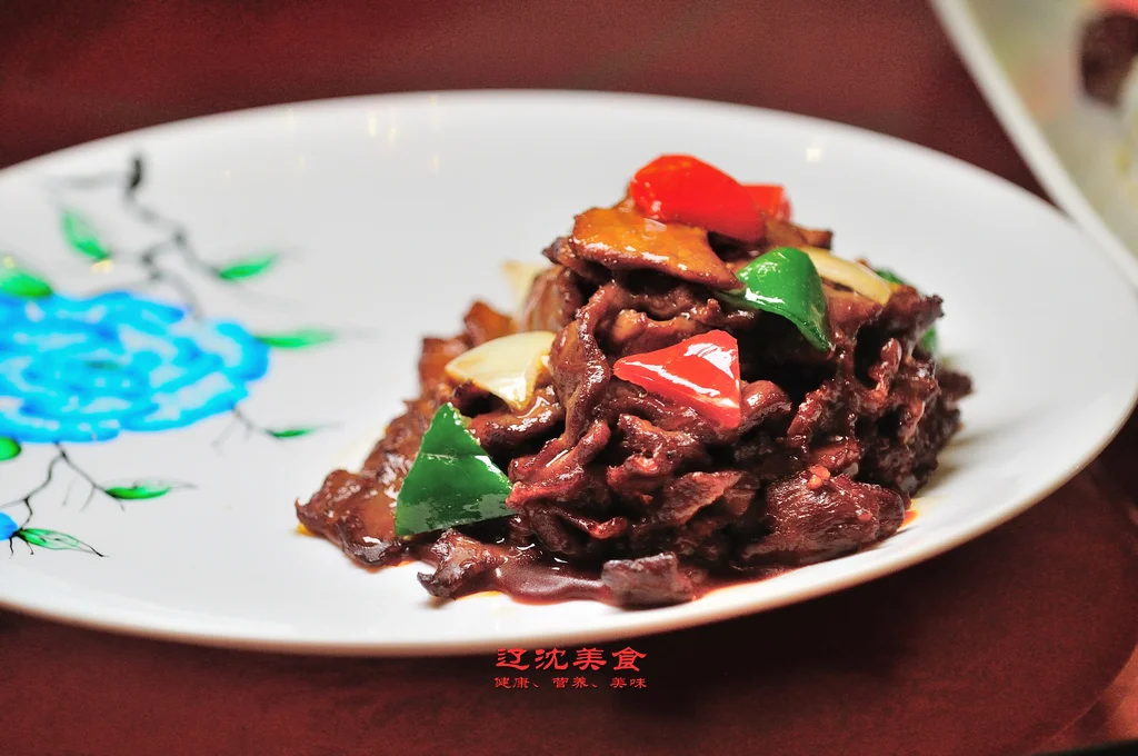 沈阳五星级酒店2000元标准的婚宴，冷热加一起20个菜，赠啤酒8个（沈阳婚宴大众点评网）