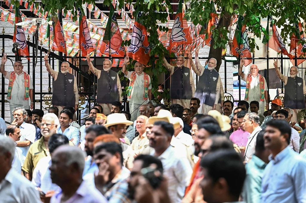 当地时间2024年6月4日,印度,持续六周共分七个阶段进行的印度大选投票结束,大选计票结果将于当日公布。视觉中国 图
